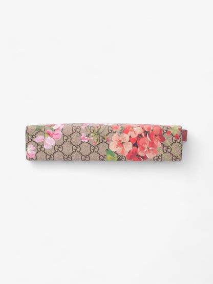 Gucci GG Blooms Pouch GG Supreme / Bloom Coated Canvas
