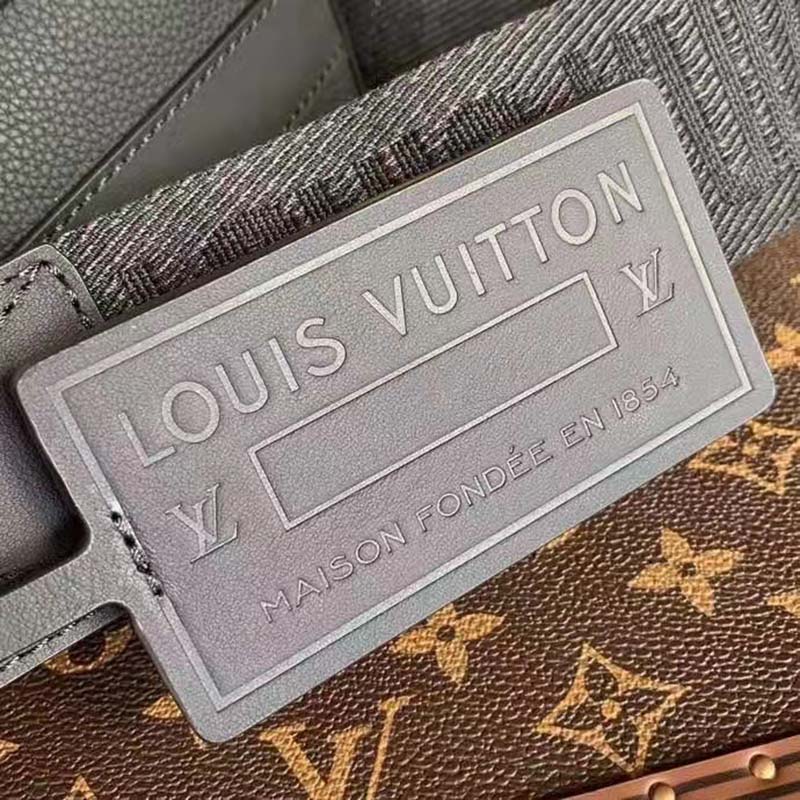 Louis Vuitton LV Aerogram Messenger Black Grained Calf Cowhide Leather Textile Lining