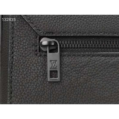 Louis Vuitton LV Unisex Aerogram Messenger Black Grained Calf Cowhide Leather