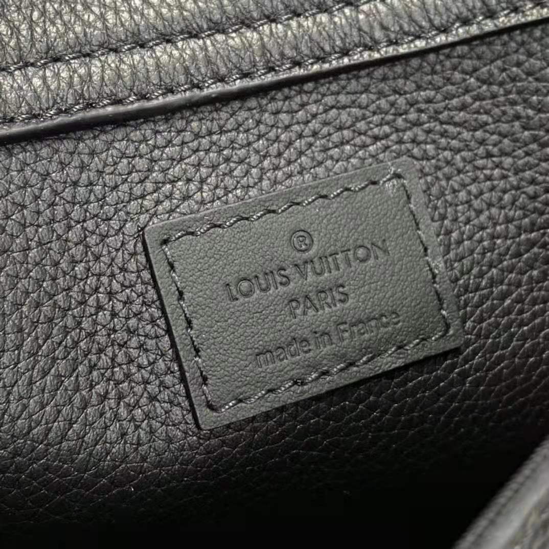 Louis Vuitton LV Unisex Aerogram Slingbag Black Grained Calf Leather