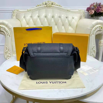Louis Vuitton LV Unisex Christopher Messenger Black Taurillon Cowhide Leather