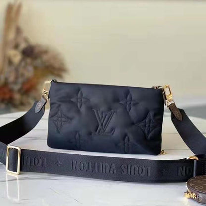 Louis Vuitton LV Unisex Maxi Multi Pochette Accessoires Handbag Fuchsia Black