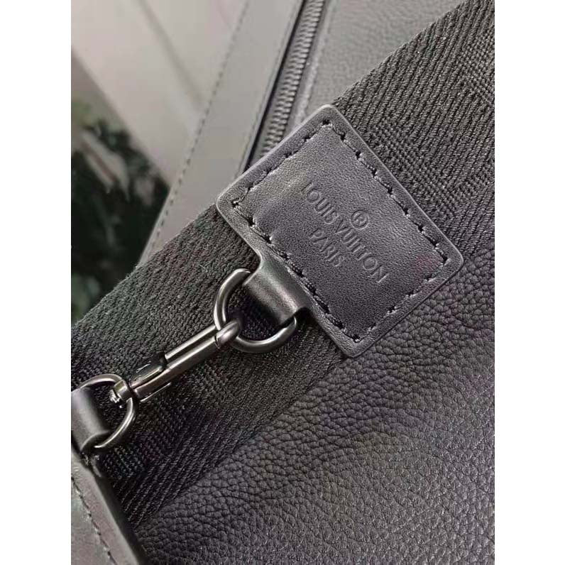 Louis Vuitton LV Unisex Messenger Voyage Black Aerogram Cowhide Leather Textile Lining
