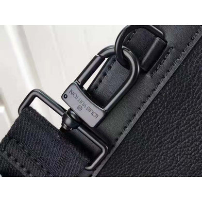 Louis Vuitton LV Unisex Messenger Voyage Black Aerogram Cowhide Leather Textile Lining