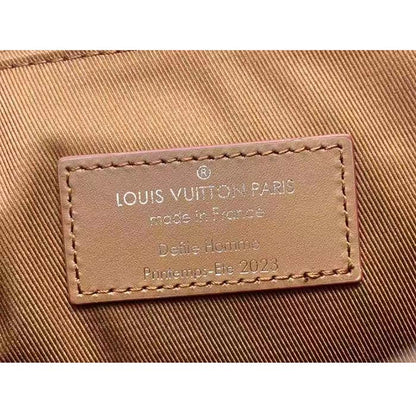 Louis Vuitton LV Unisex Montsouris Messenger Cognac Calf Leather Textile Lining