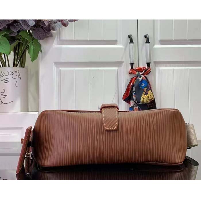 Louis Vuitton LV Unisex Montsouris Messenger Cognac Calf Leather Textile Lining