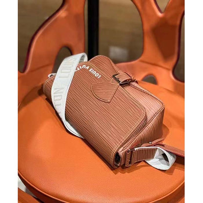 Louis Vuitton LV Unisex Montsouris Messenger Cognac Calf Leather Textile Lining