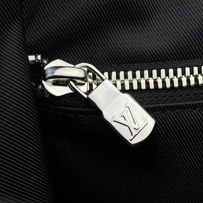 Louis Vuitton LV Unisex New Flap Messenger Black Taiga Cowhide Leather