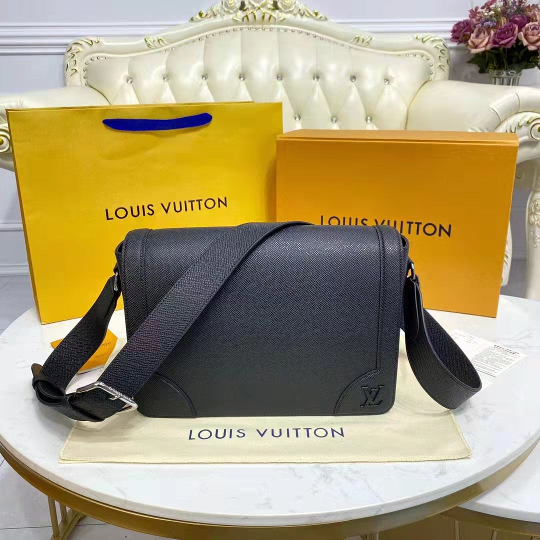 Louis Vuitton LV Unisex New Flap Messenger Black Taiga Cowhide Leather