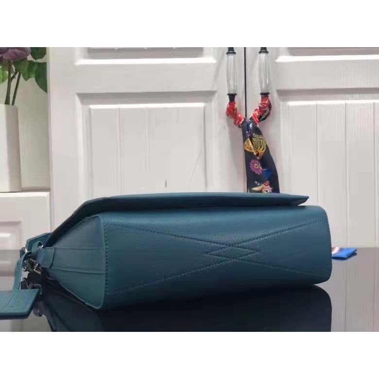Louis Vuitton LV Unisex New Messenger Blue Aerogram Cowhide Leather Textile Lining