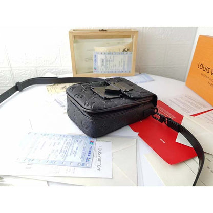 Louis Vuitton LV Unisex S-Lock Vertical Wearable Wallet Black Taurillon Monogram Leather