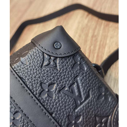 Louis Vuitton LV Unisex Soft Trunk Wearable Wallet Black Taurillon Monogram Leather