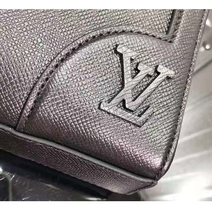 Louis Vuitton LV Unisex Vertical Tote Black Taiga Cowhide Leather Textile Lining