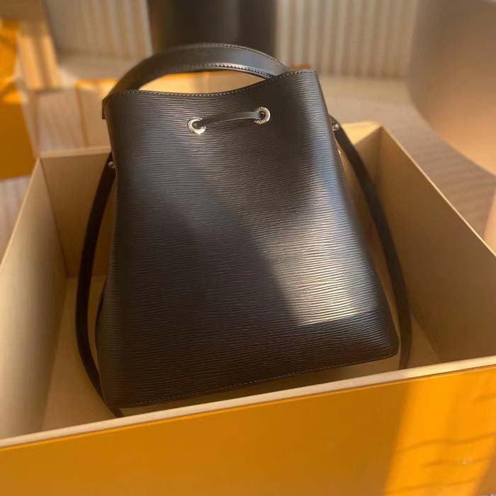 Louis Vuitton LV Women NéoNoé MM Bucket Black Epi Grained Cowhide Leather