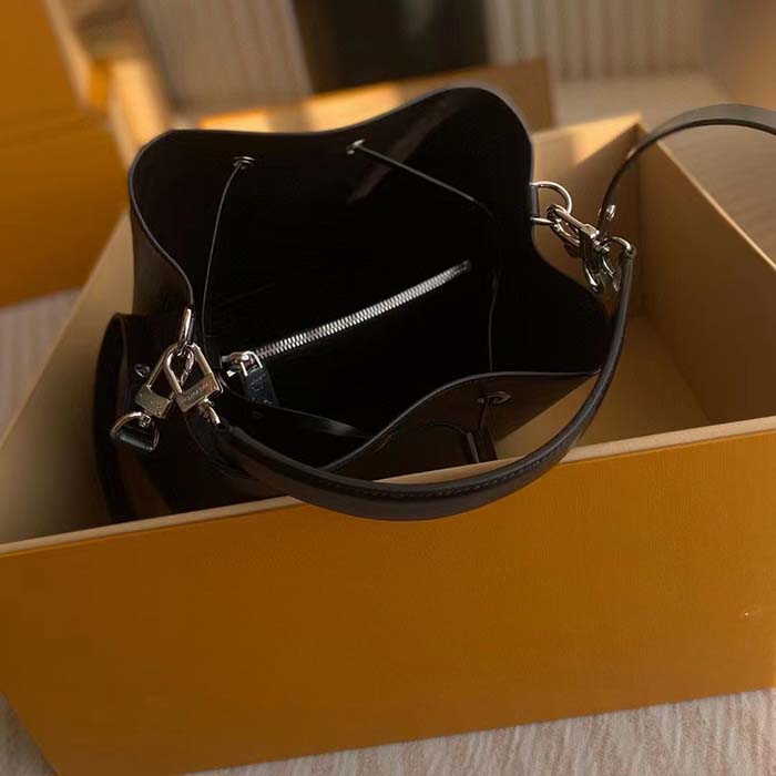 Louis Vuitton LV Women NéoNoé MM Bucket Black Epi Grained Cowhide Leather