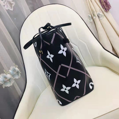 Louis Vuitton LV Women Neverfull MM Tote Black Pink Grained Cowhide Leather