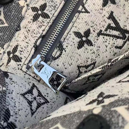 Louis Vuitton LV Women OnTheGo MM Tote Gray Denim Textile Jacquard