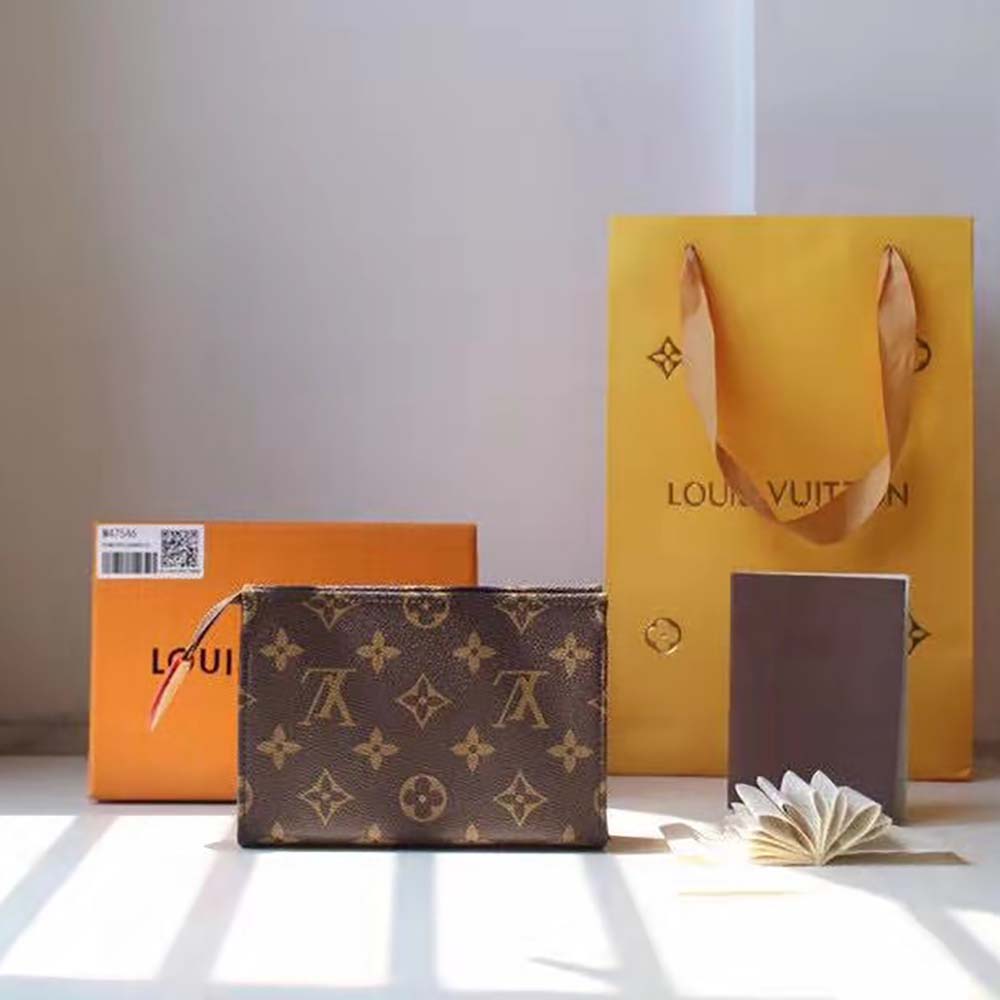 Louis Vuitton LV Women Toiletry Pouch 15 Monogram Canvas M47546