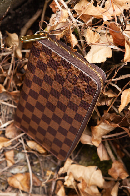 LOUIS VUITTON Grande Zip Around Wallet Damier Ebene