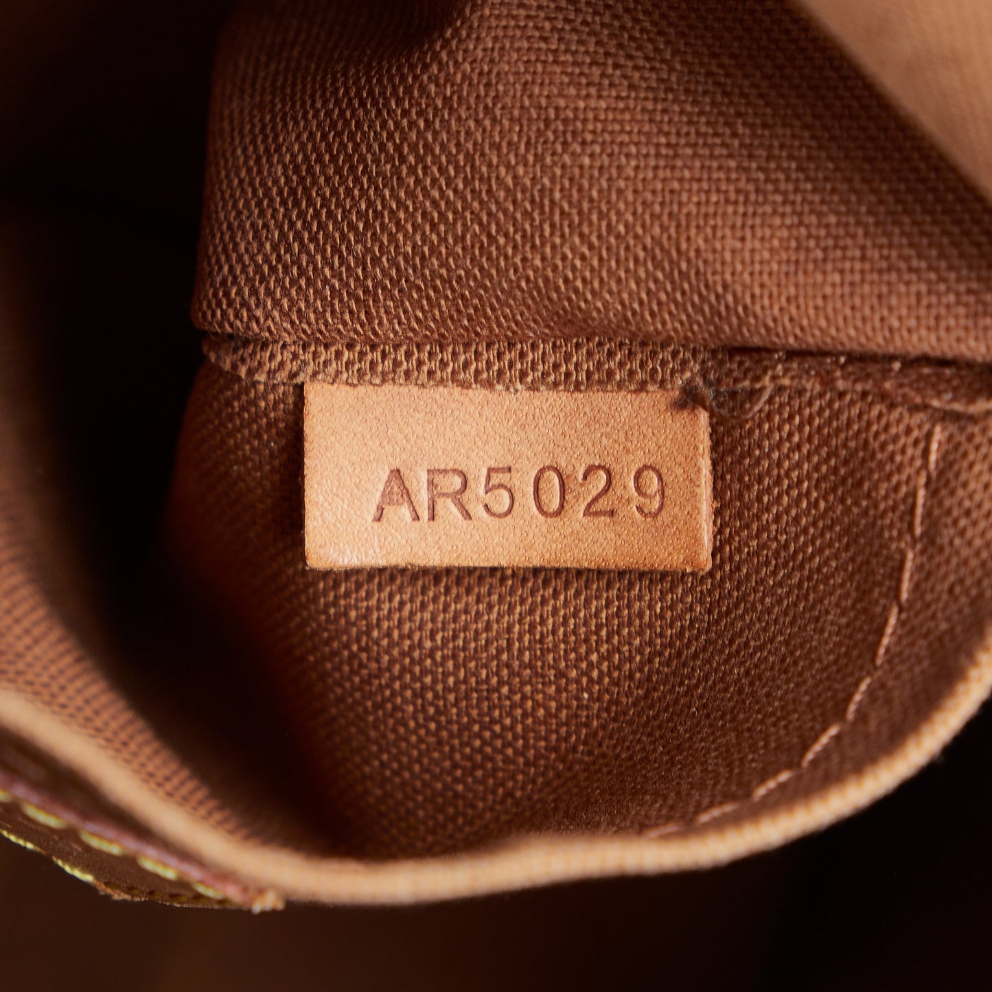 LOUIS VUITTON Monogram Thames GM Shoulder Bag