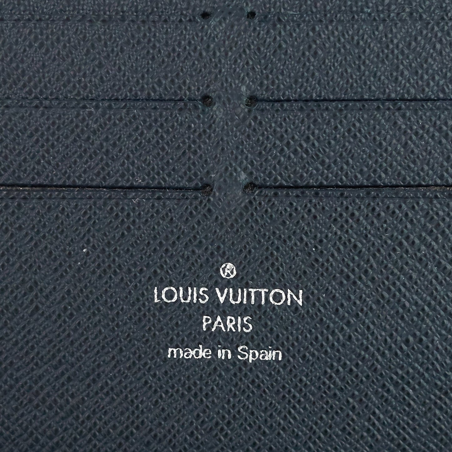 LOUIS VUITTON Zippy Navy Blue Epi Leather Organizer Wallet