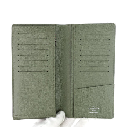 LOUIS VUITTON Brazza Green Epi Leather Wallet