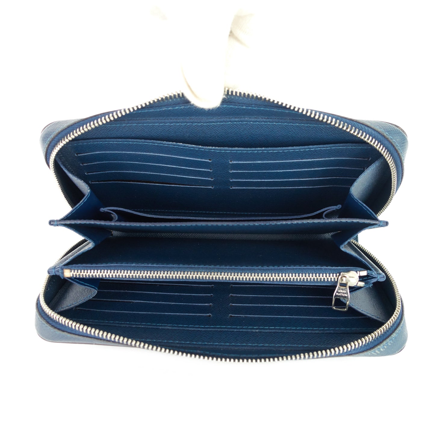 LOUIS VUITTON Zippy XL Taiga Leather Organizer Wallet