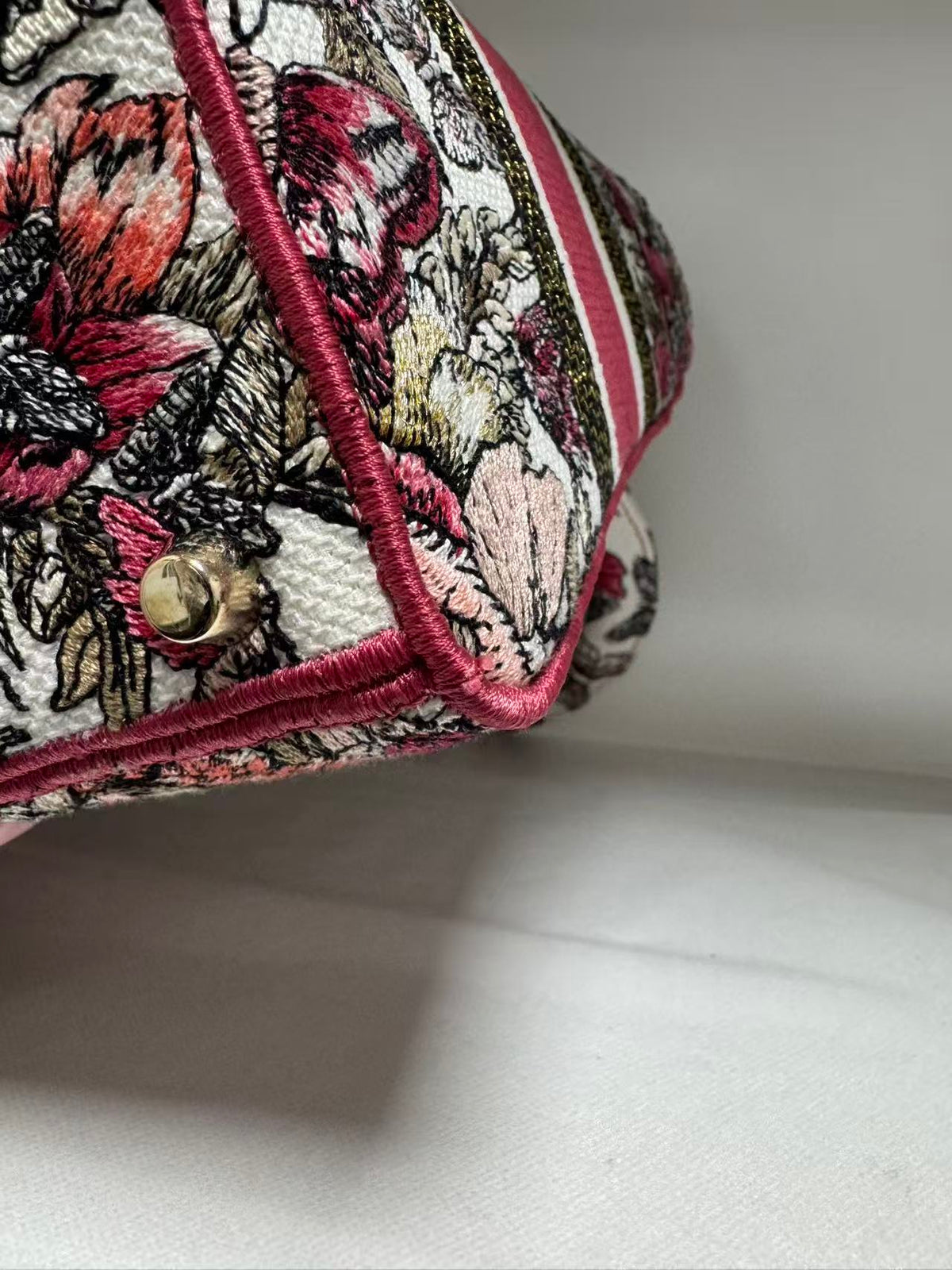 Pre-owned Certified Dior Lady D-Lite Medium Butterfly Floral Embroidered Canvas with Light Golden Hardware, 2021, w/ dust bag, strap