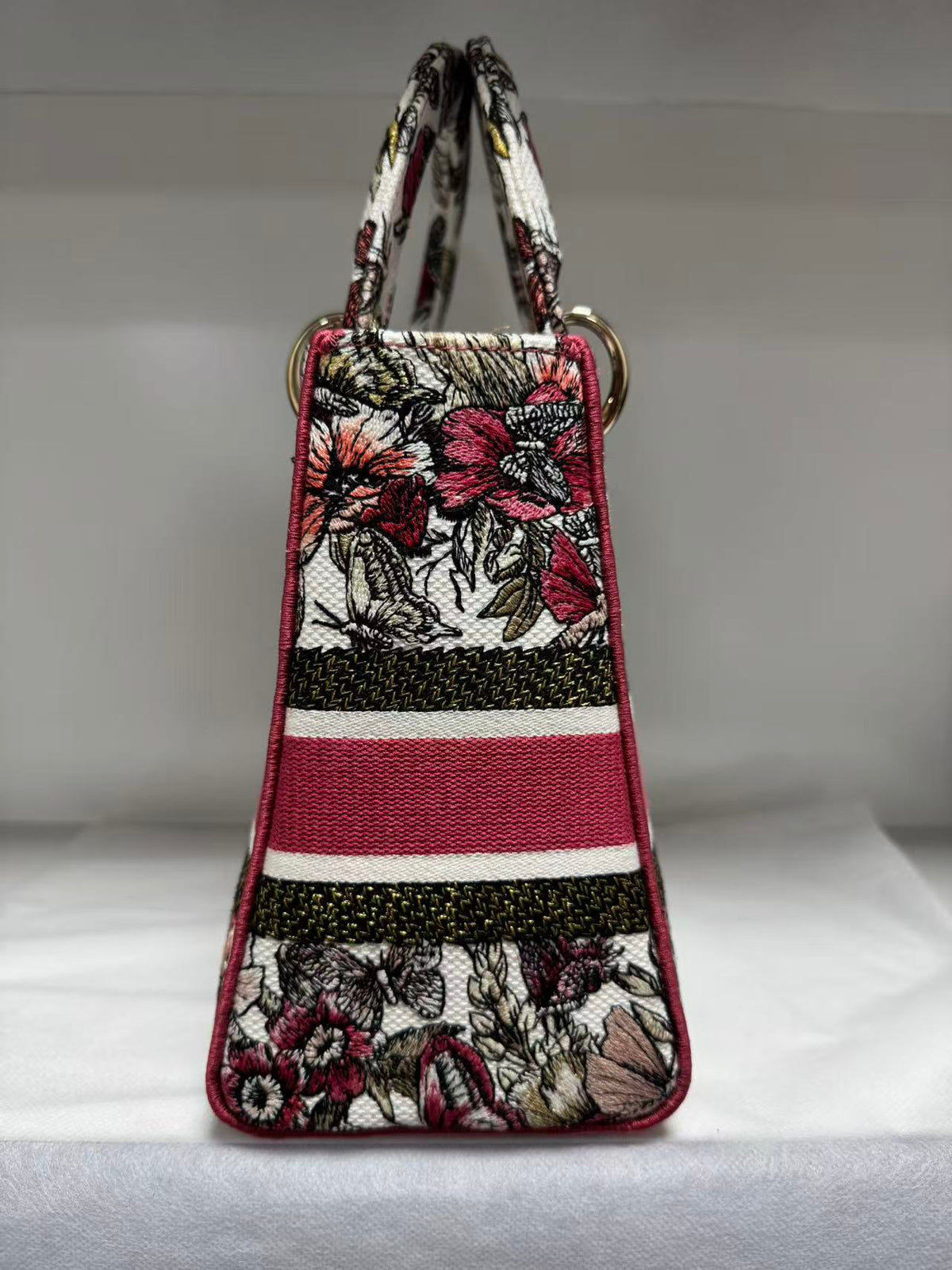 Pre-owned Certified Dior Lady D-Lite Medium Butterfly Floral Embroidered Canvas with Light Golden Hardware, 2021, w/ dust bag, strap