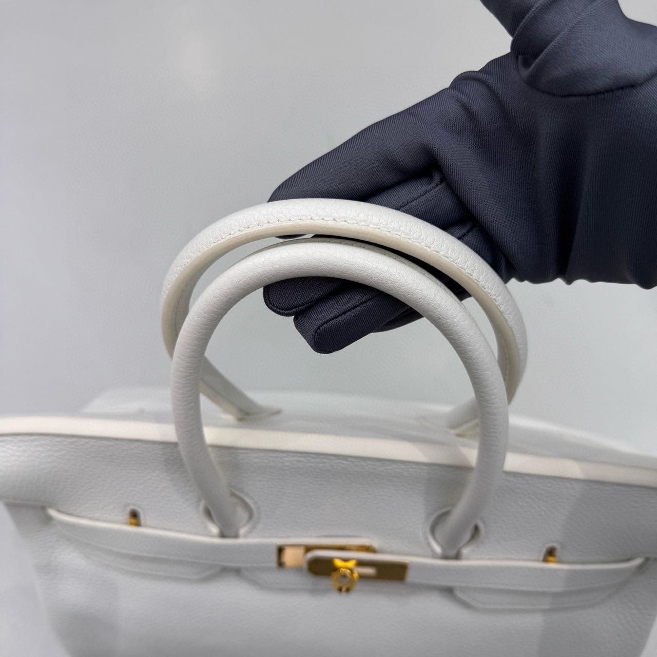 Pre-owned Certified Hermes Birkin 35 in Blanc Togo Leather with Golden Hardware, 2011, w/ lock & key, dust bag