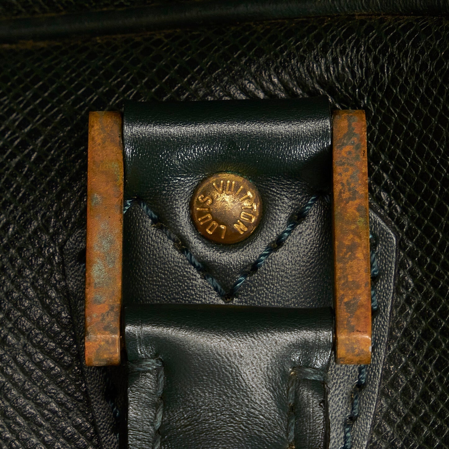 LOUIS VUITTON Taiga Kendall GM Green