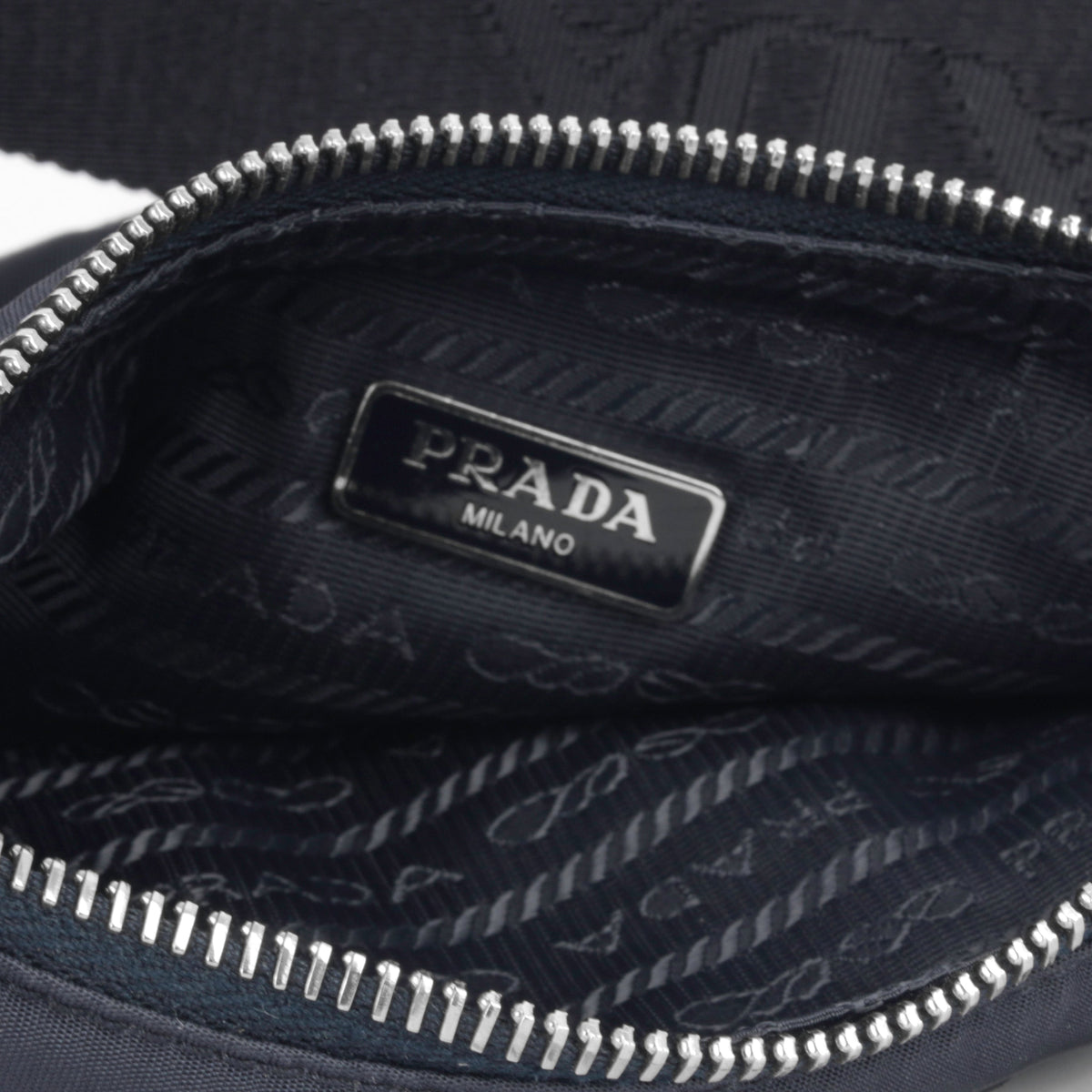Prada Re-Edition 2005 - Navy Nylon