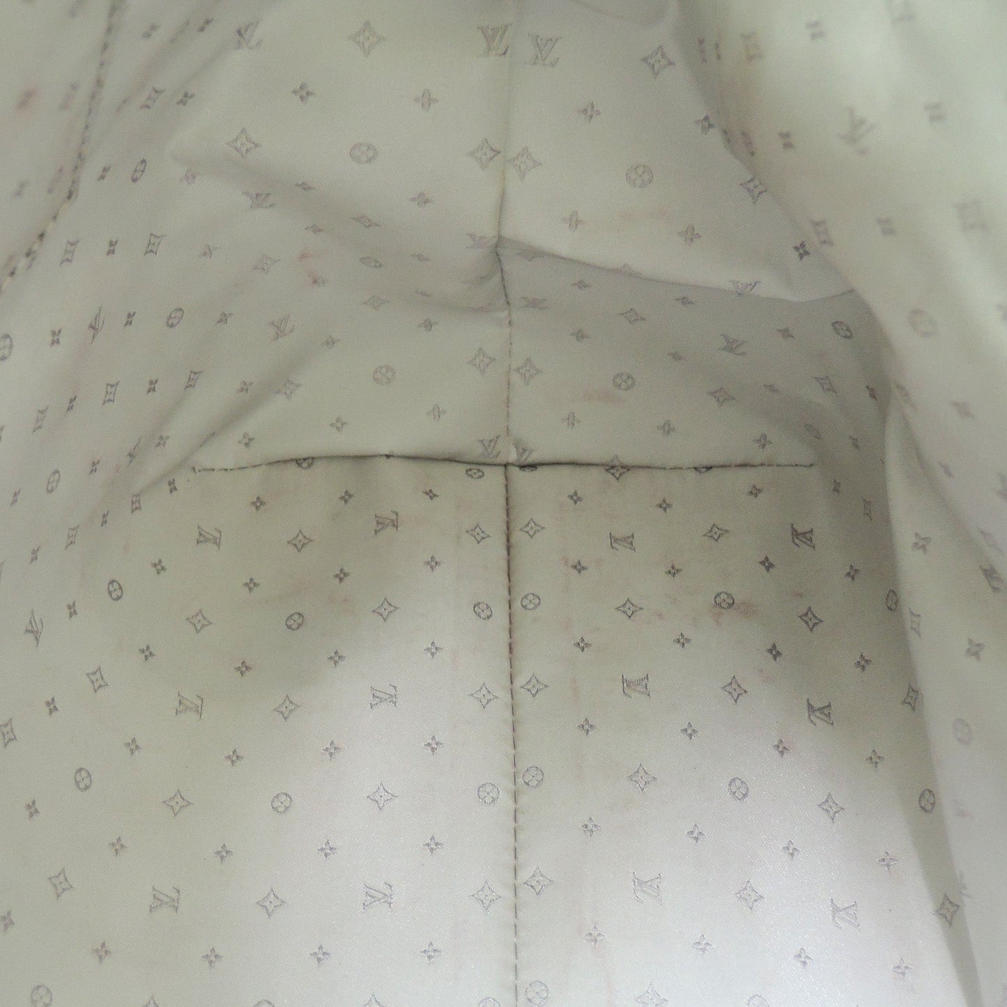 Louis Vuitton Le Majestueux White Suhali