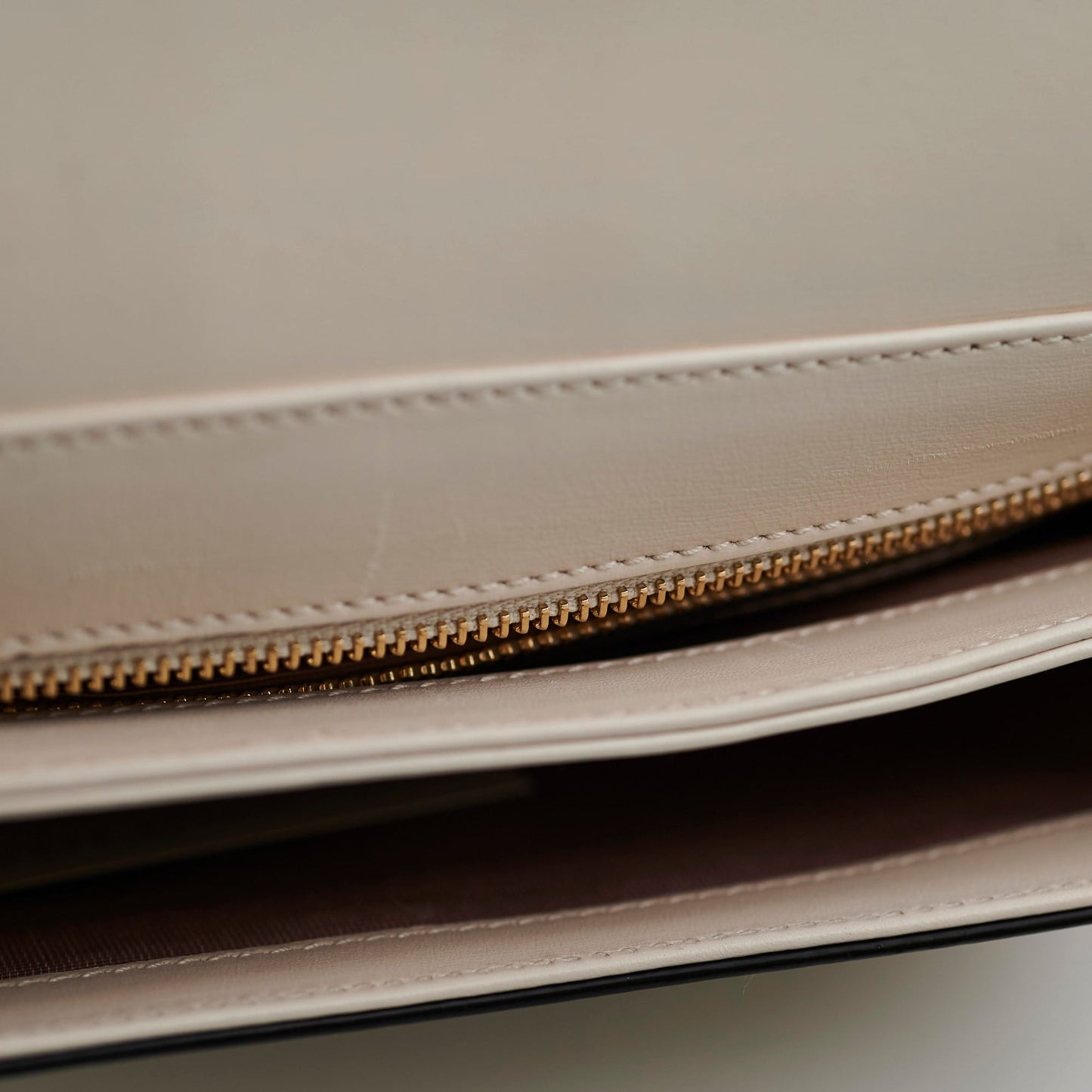 Gucci Arli Leather Cream Crossbody Bag
