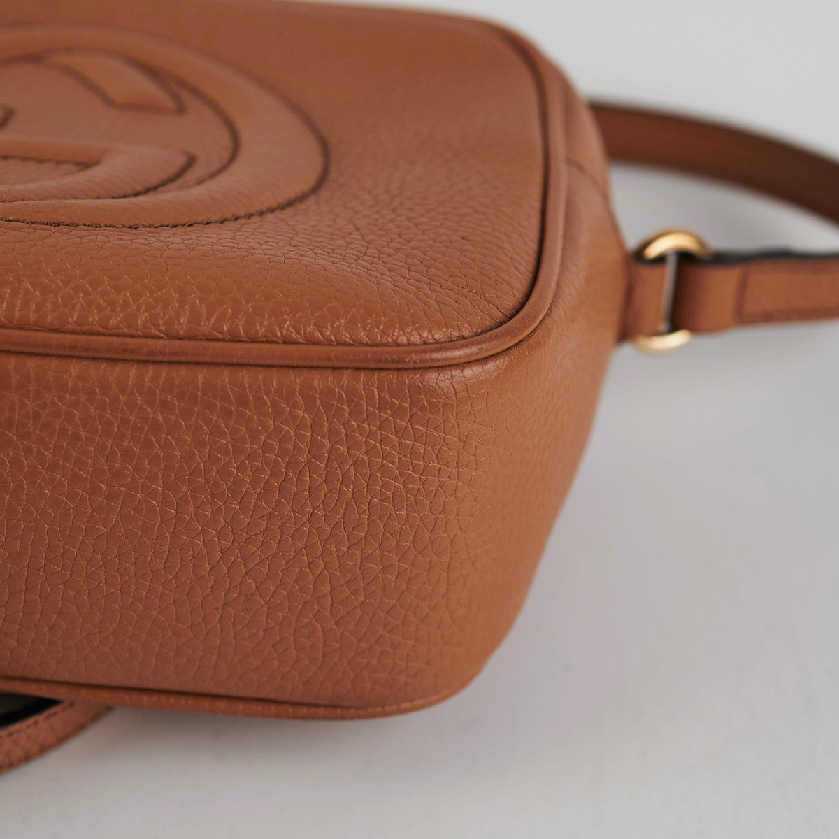 ITEM 28 - Gucci Soho Disco Dark Beige