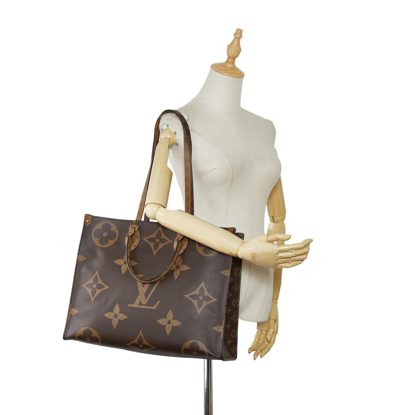 LOUIS VUITTON Monogram Giant Reverse OnTheGo GM Satchel