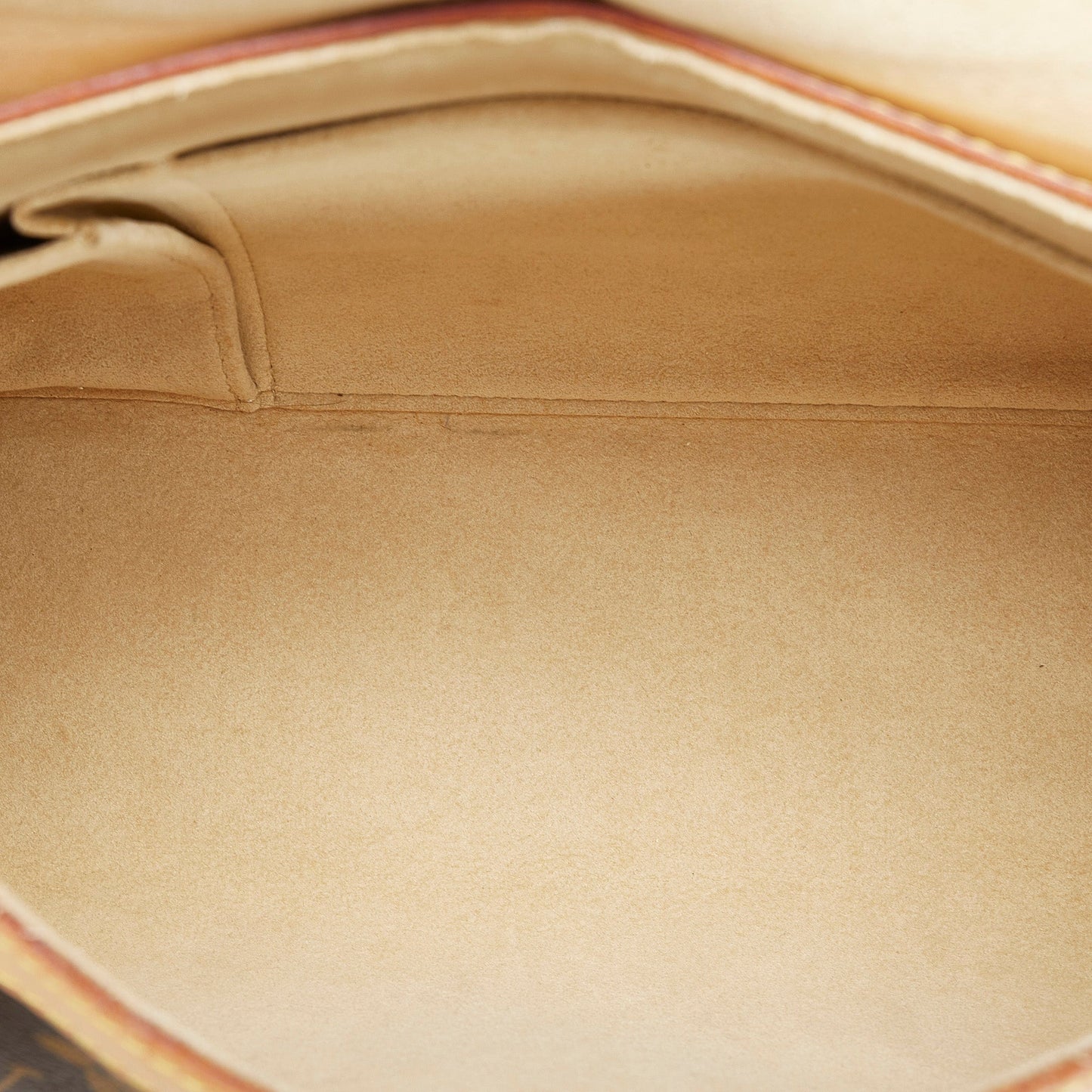 LOUIS VUITTON Monogram Beverly MM Shoulder Bag