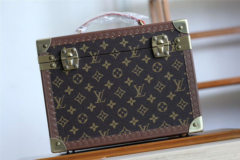 Franco Shops - Louis Vuittons  - 9519