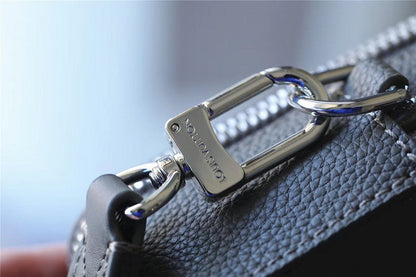 Franco Shops - Louis Vuittons  - 9970