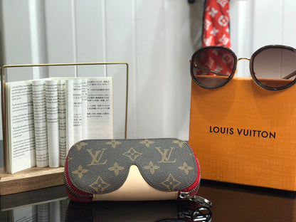 Franco Shops - Louis Vuittons  - 9307