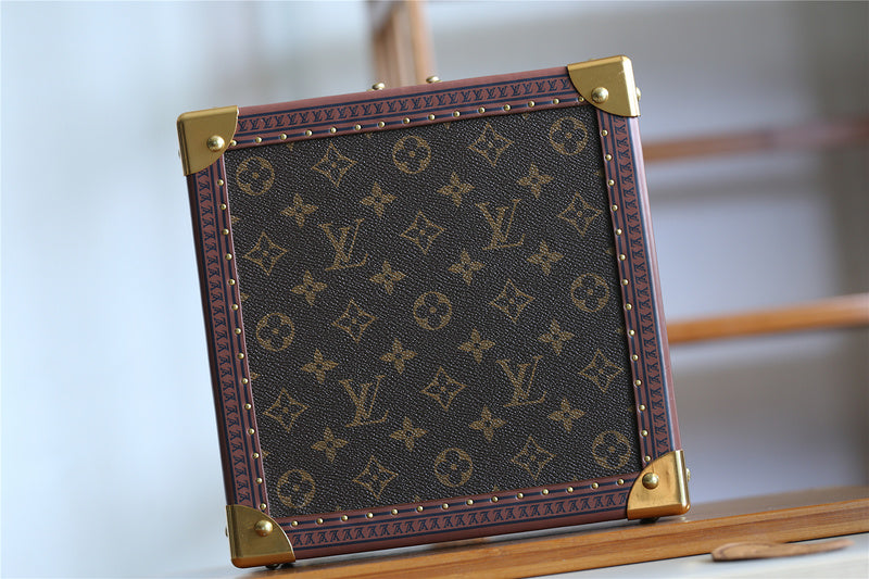 Franco Shops - Louis Vuittons  - 9554