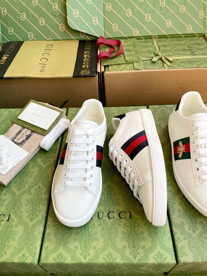 SAPATO GUCCI BRANCO COM FAIXA