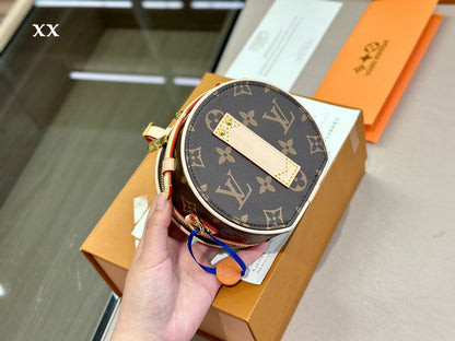 Franco Shops - Louis Vuittons  - 15043