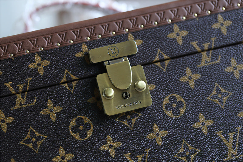 Franco Shops - Louis Vuittons  - 9513
