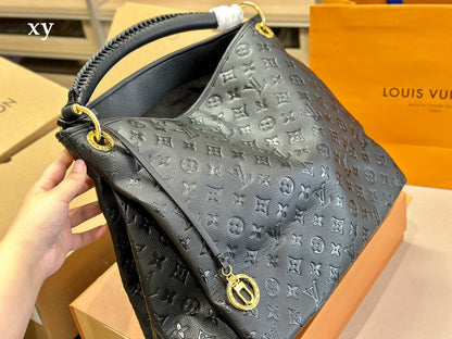 Franco Shops - Louis Vuittons  - 15008