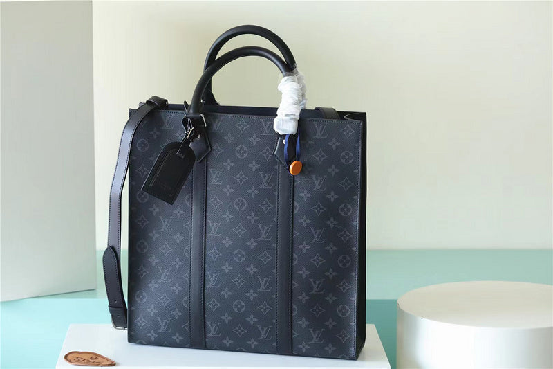 Franco Shops - Louis Vuittons  - 10023
