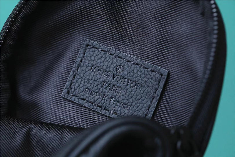 Franco Shops - Louis Vuittons  - 9952