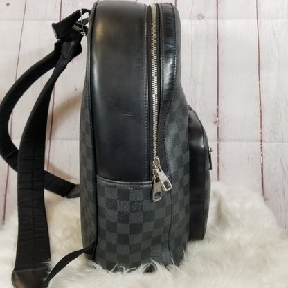 Backpack Designer By Louis Vuitton  Size: Large
