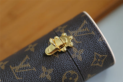Franco Shops - Louis Vuittons  - 9387