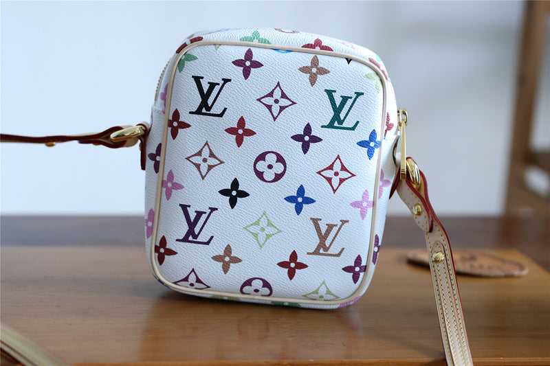 Franco Shops - Louis Vuittons  - 9395